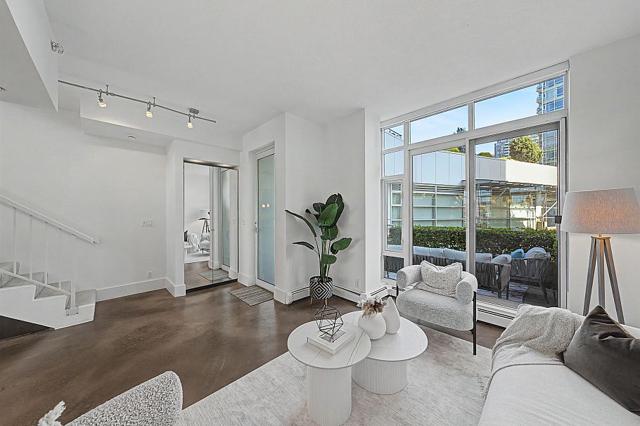 TH A 1199 Marinaside Crescent Vancouver, BC - 5