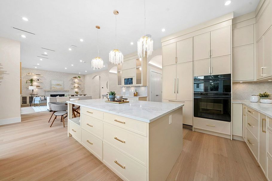 361 E 22nd Street North Vancouver, BC - 11