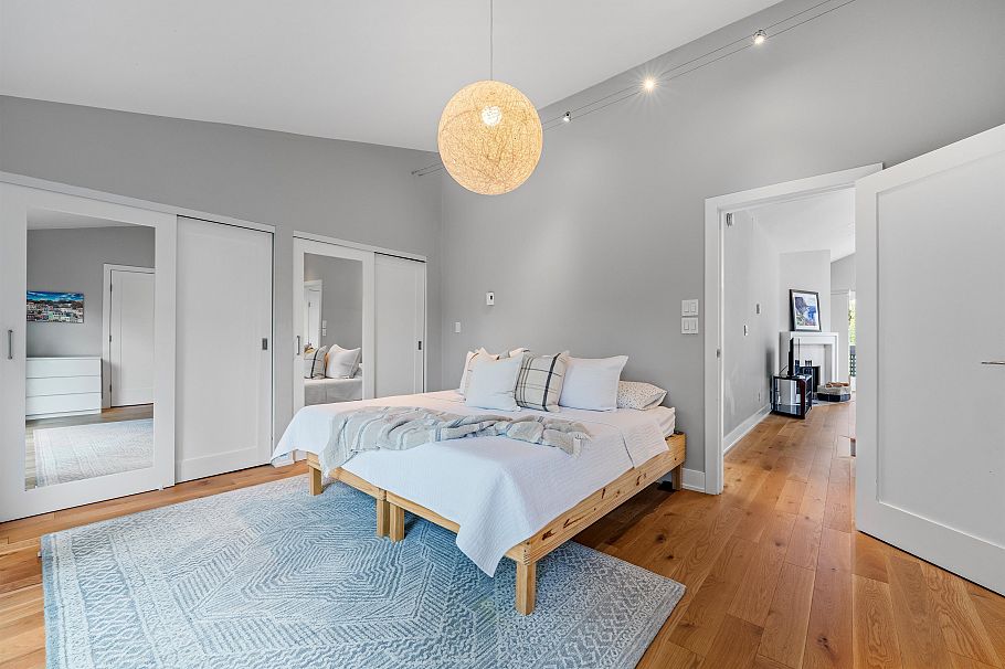 1866 W 15th Avenue Vancouver, BC - 16