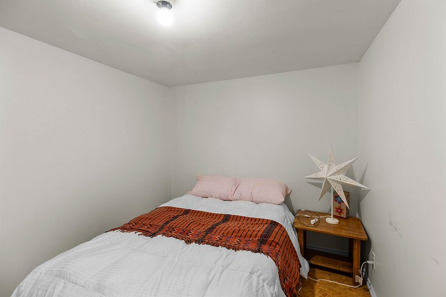 7363 Kokanee Place Vancouver, BC - 25