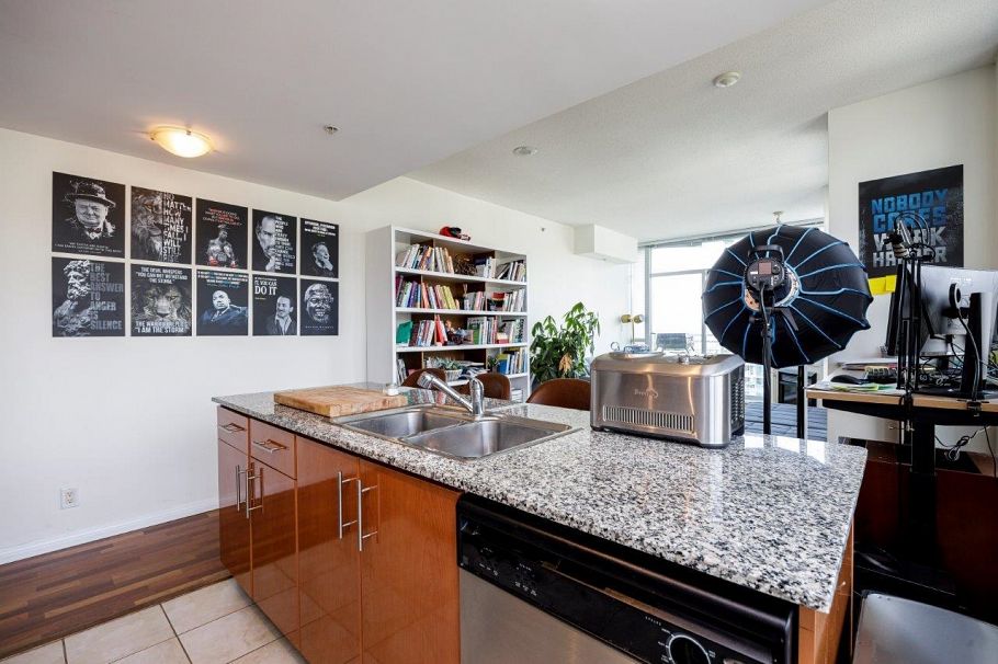 2107 188 E Esplanade North Vancouver, BC - 14