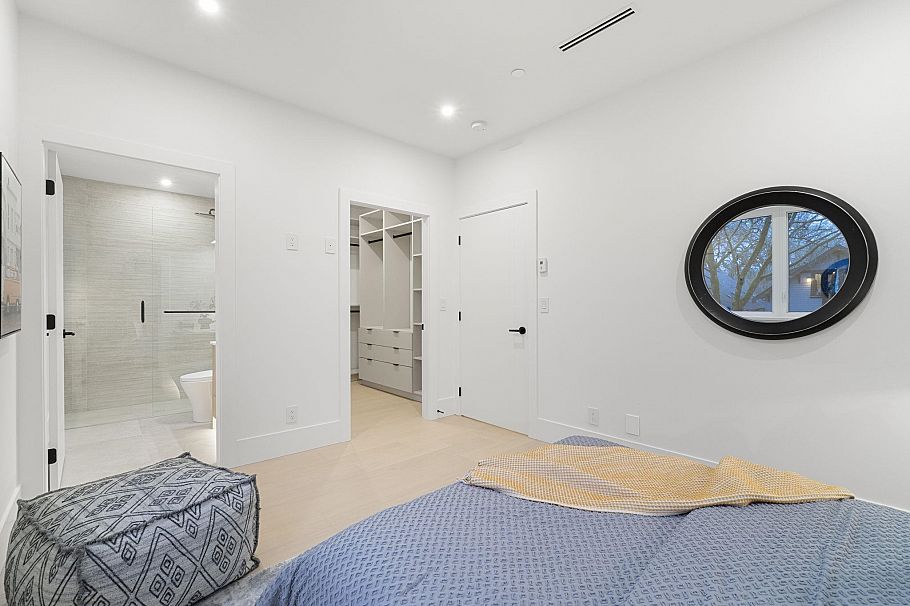 1 1945 E 13th Avenue Vancouver, BC - 10