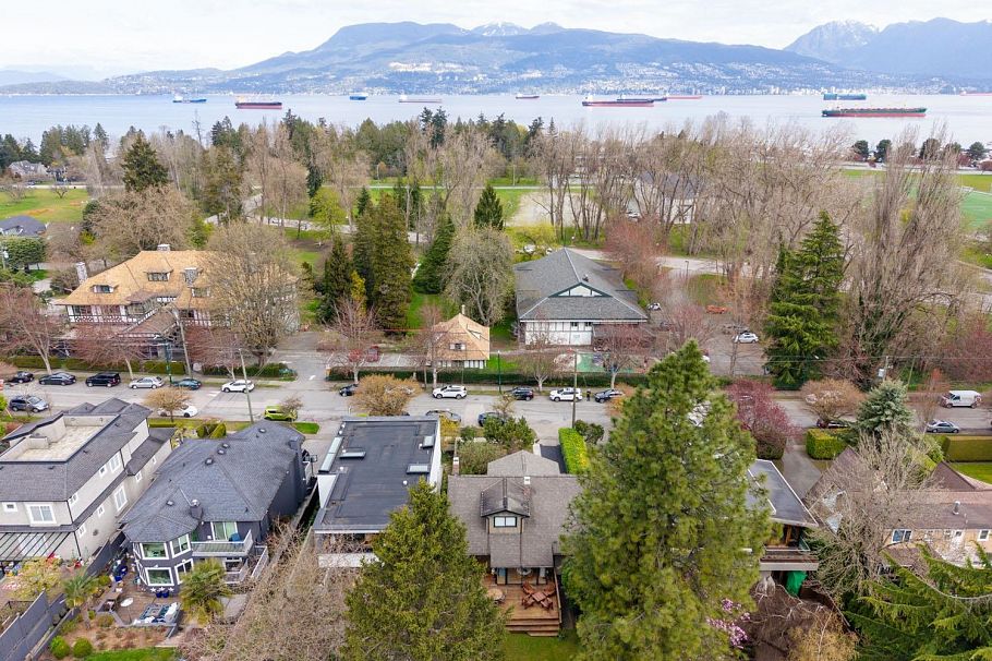 4338 W 2nd Avenue Vancouver, BC - 37