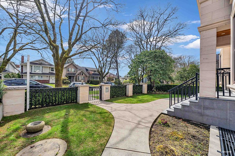 2149 W 46th Avenue Vancouver, BC - 22