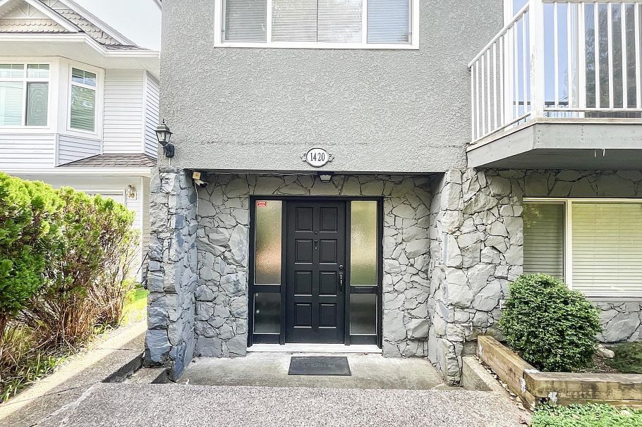1420 Park Drive Vancouver, BC - 2