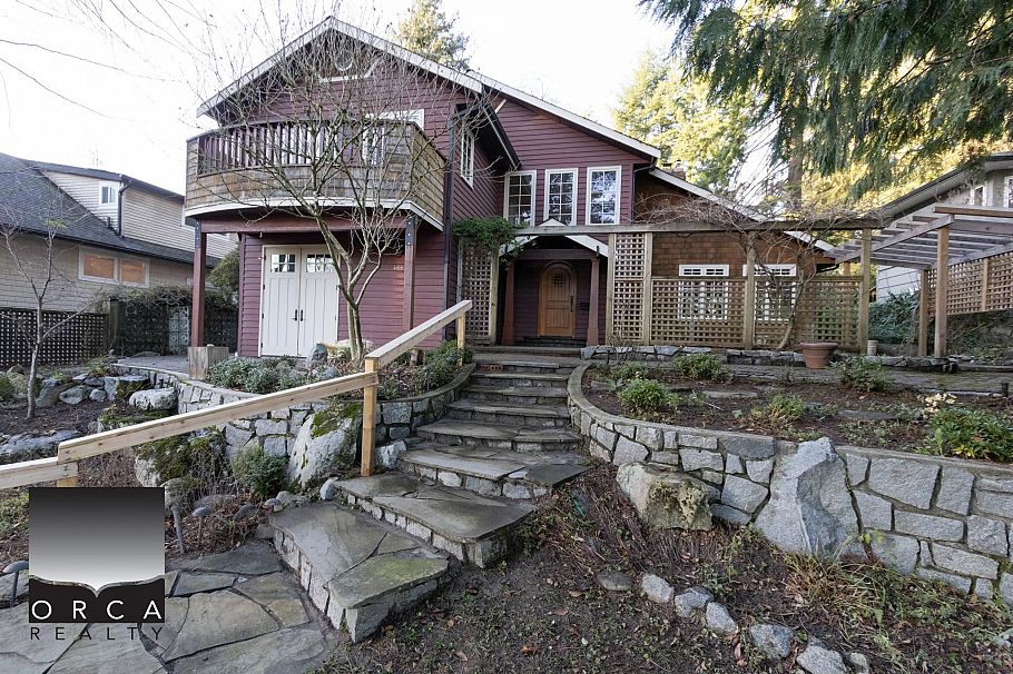 466 BRAND STREET, North Vancouver BC V7N 1G1 North Vancouver, BC - 1