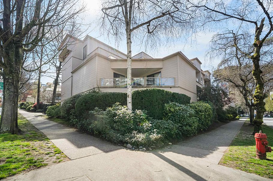 310 1080 Broughton Street Vancouver, BC - 2