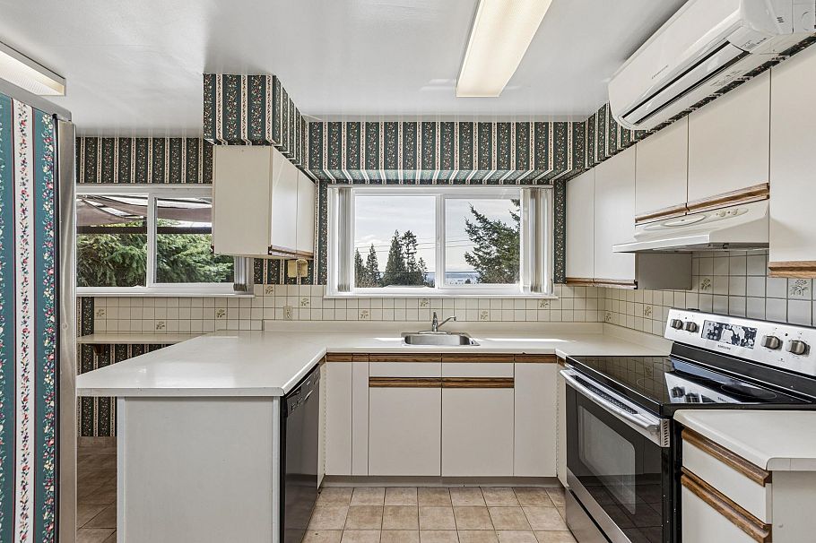 702 Winona Avenue North Vancouver, BC - 12