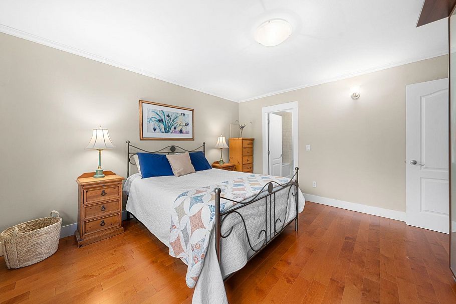 1085 Edgewood Road North Vancouver, BC - 20