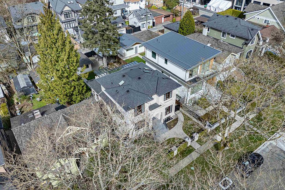 2149 W 46th Avenue Vancouver, BC - 25