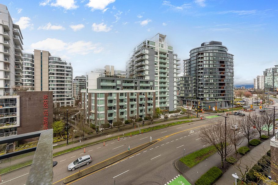 710 111 E 1st Avenue Vancouver, BC - 6