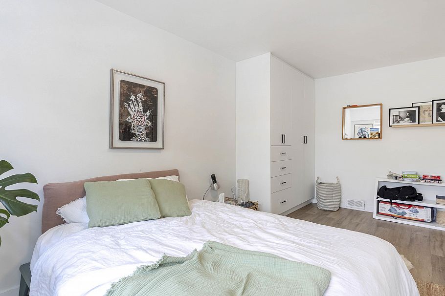 2325 W 8th Avenue Vancouver, BC - 17