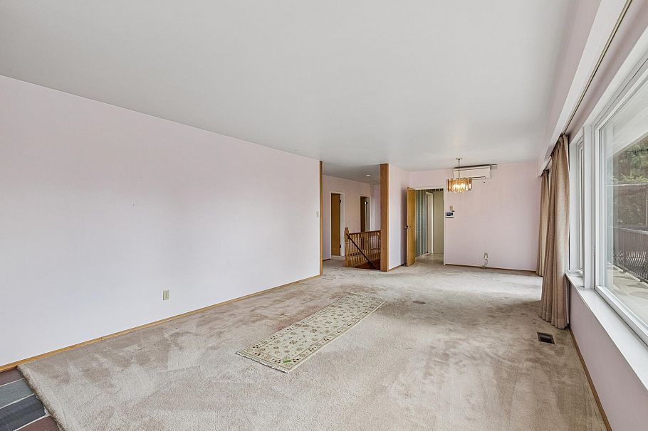 702 Winona Avenue North Vancouver, BC - 6