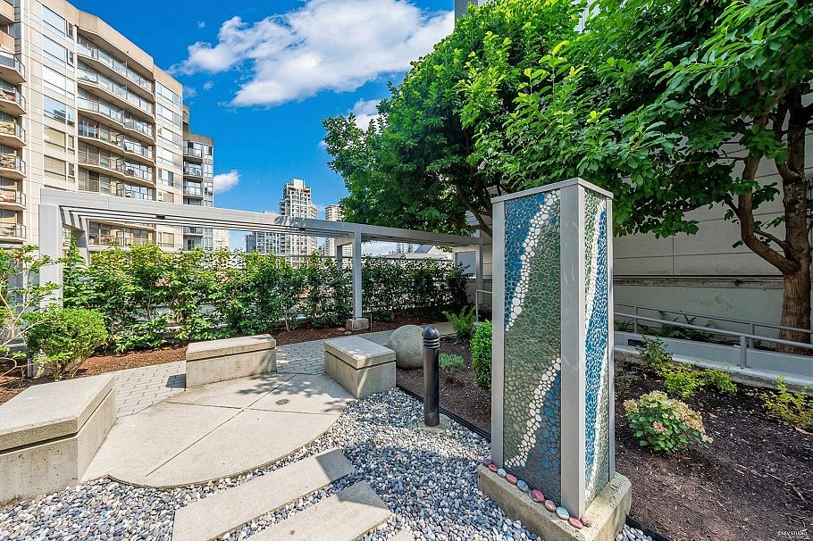 1202 1205 Howe Street Vancouver, BC - 15