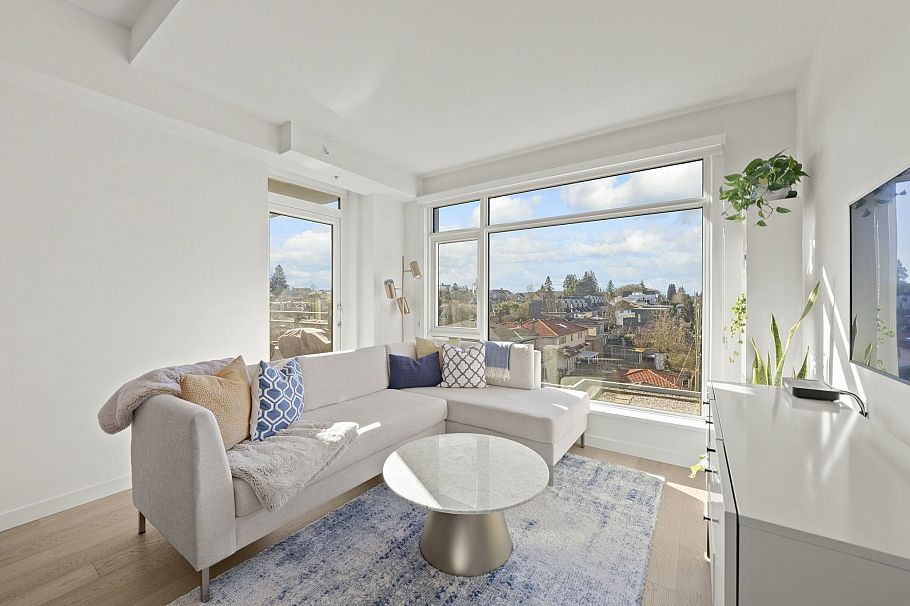 401 4171 Cambie Street Vancouver, BC - 1