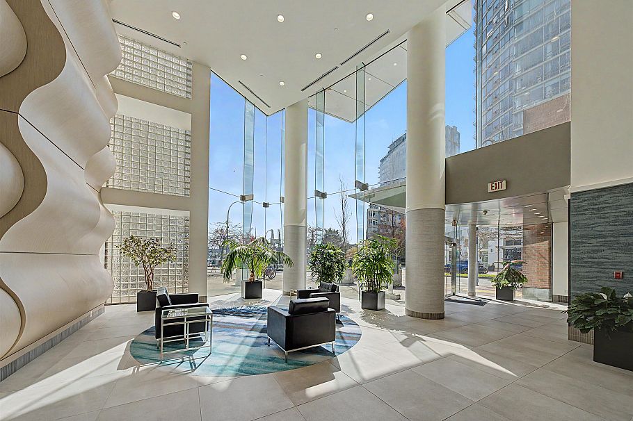 TH A 1199 Marinaside Crescent Vancouver, BC - 38