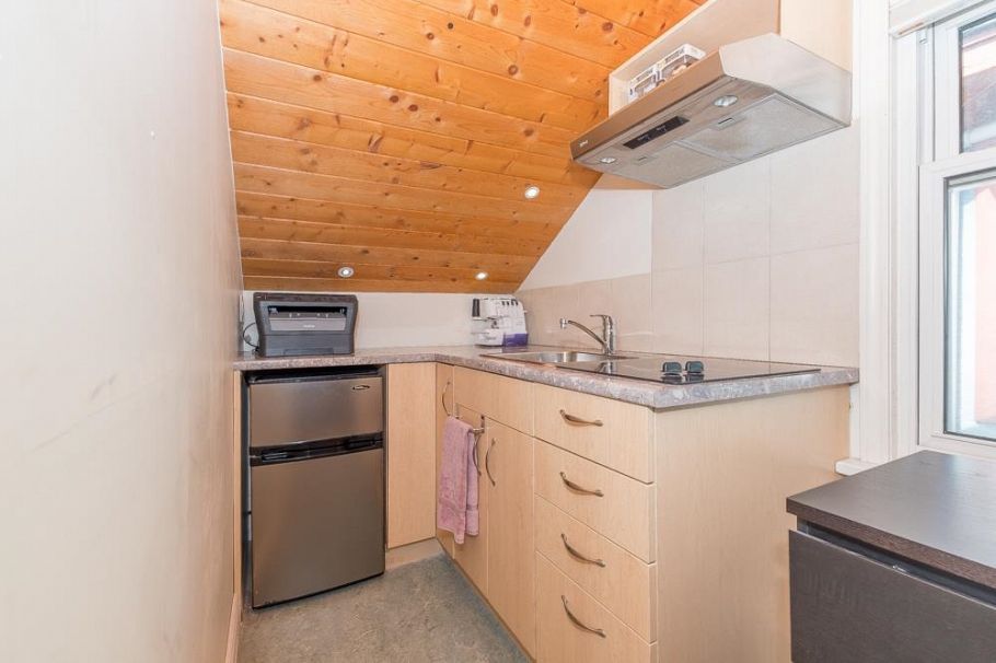 1610 Salsbury Drive Vancouver, BC - 23