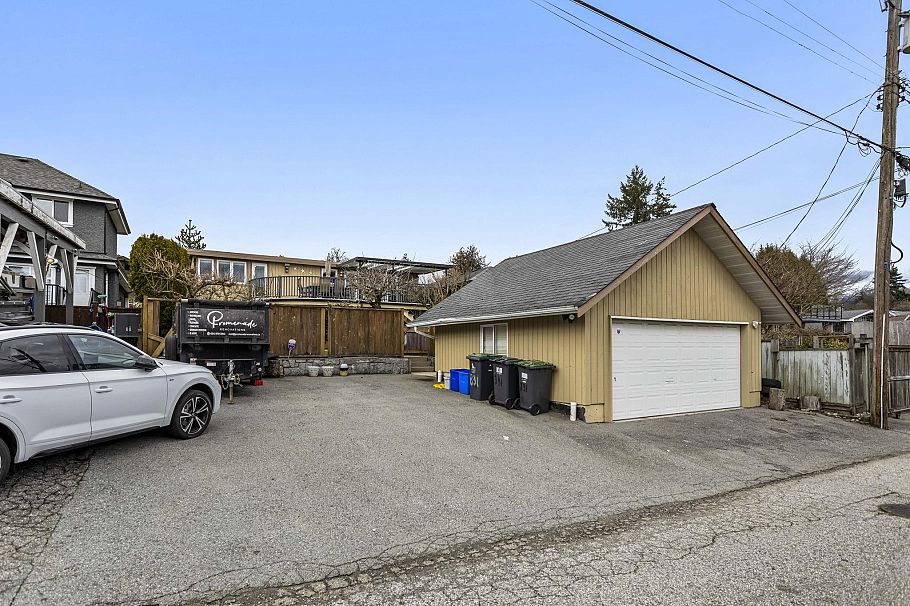 831 Whitchurch Street North Vancouver, BC - 36