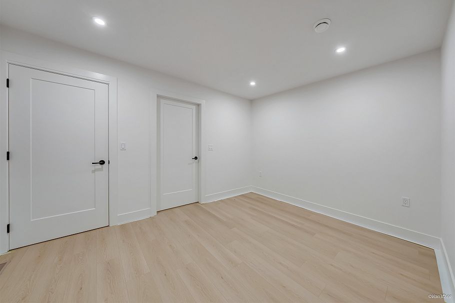 3 6730 Heather Street Vancouver, BC - 24