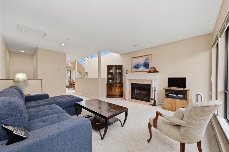 6 5730 Carnarvon Street Vancouver, BC - 6