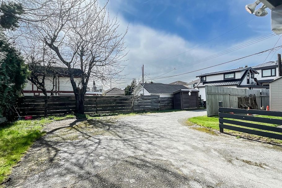 1420 Park Drive Vancouver, BC - 38