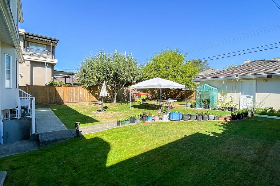 219 W 42nd Avenue Vancouver, BC - 14