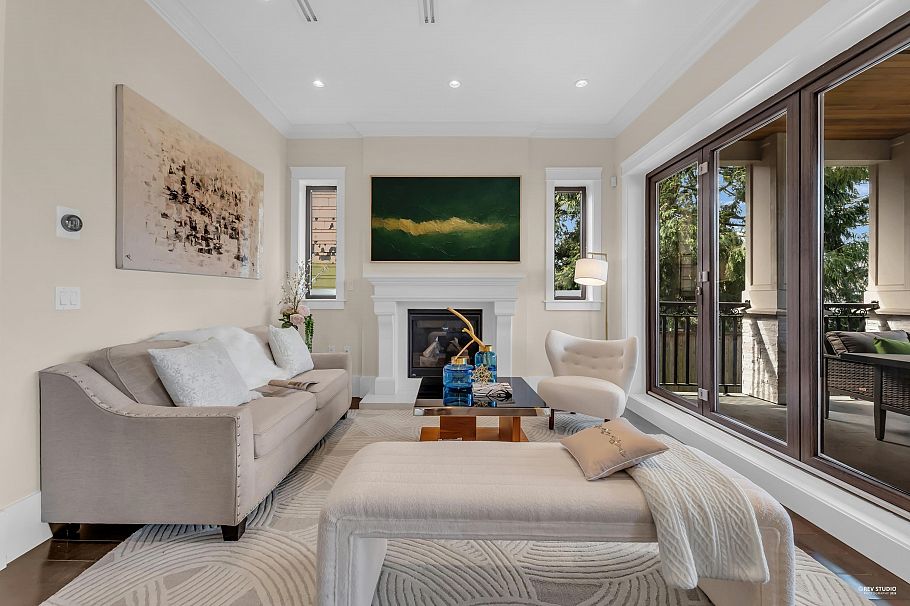 2149 W 46th Avenue Vancouver, BC - 3