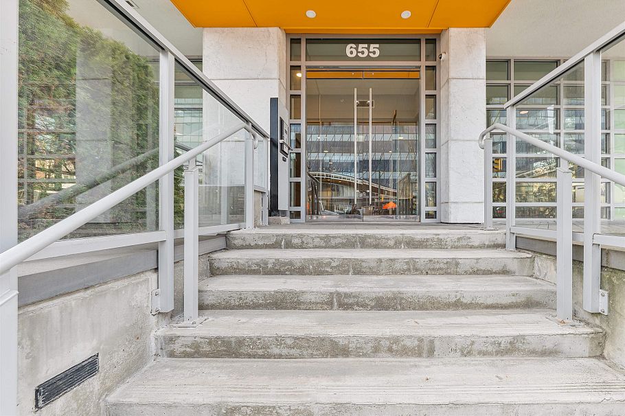 202 655 W 41st Avenue Vancouver, BC - 17