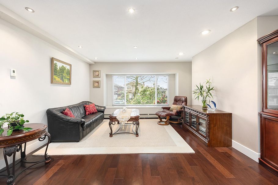 5756 Kerr Street Vancouver, BC - 2