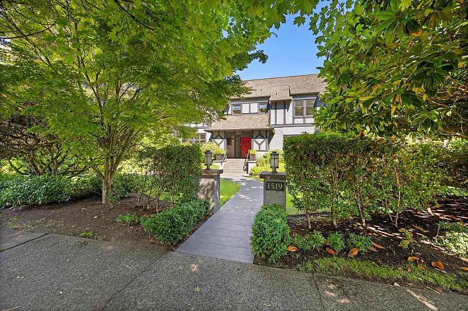 1519 W 35th Avenue Vancouver, BC - 2