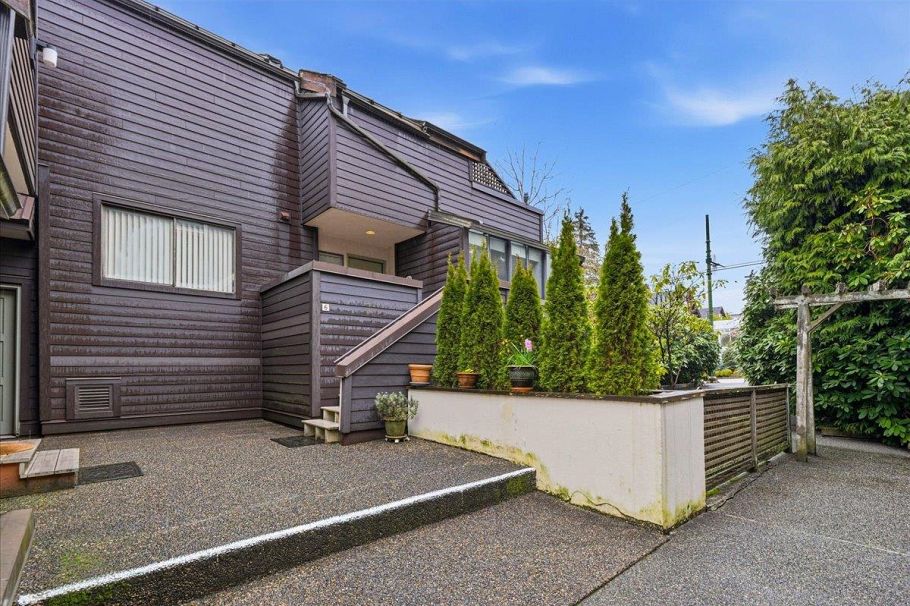 6 5730 Carnarvon Street Vancouver, BC - 2