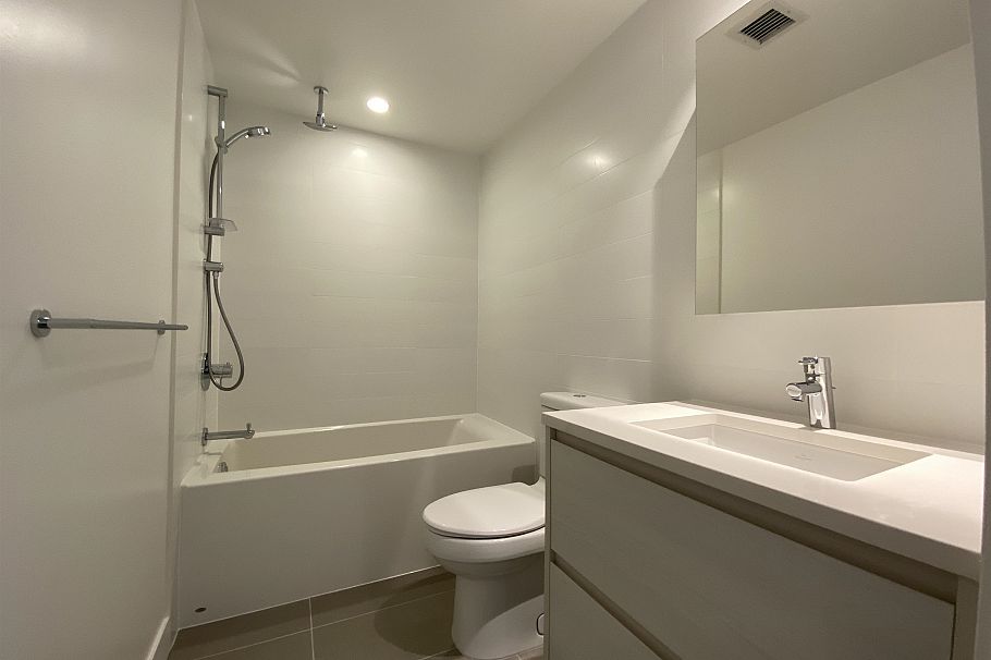 5xx 8181 CHESTER STREET, Vancouver BC V5X 0J9 Vancouver, BC - 5