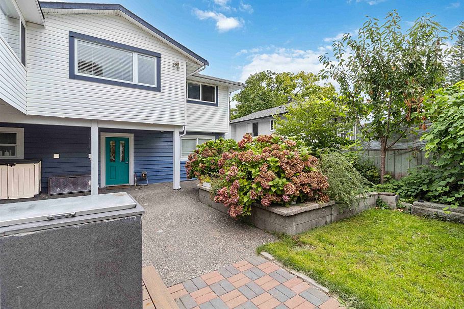 759 Morgan Road North Vancouver, BC - 33
