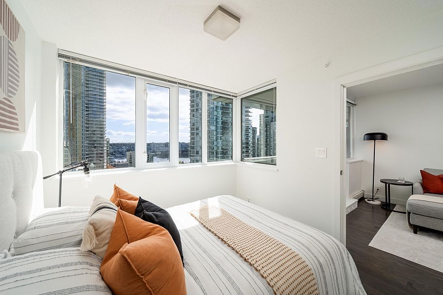 1703 1325 Rolston Street Vancouver, BC - 10