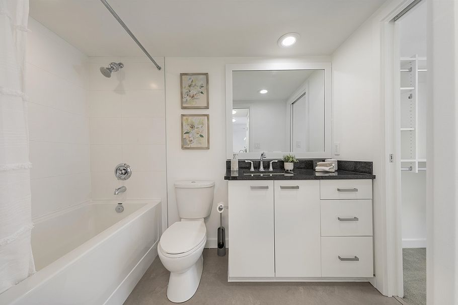 374 2080 W Broadway Vancouver, BC - 26