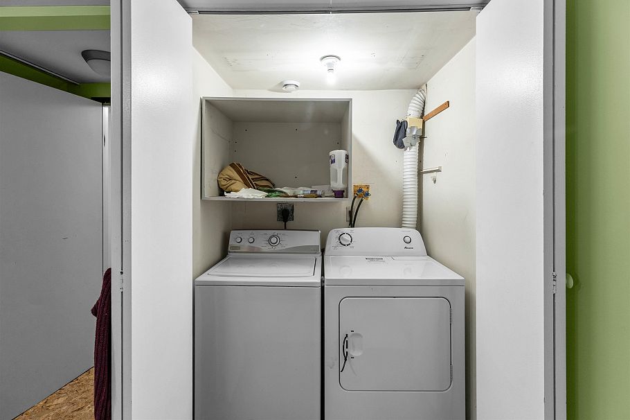 7363 Kokanee Place Vancouver, BC - 35