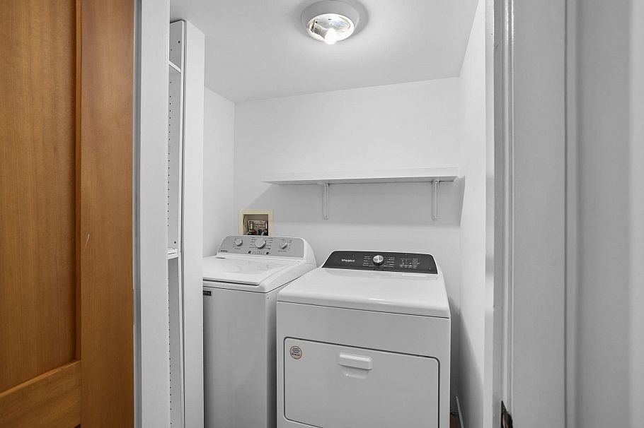 831 Whitchurch Street North Vancouver, BC - 31