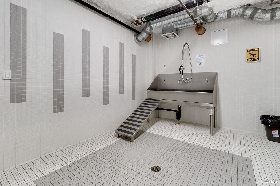 511 2651 Library Lane North Vancouver, BC - 25