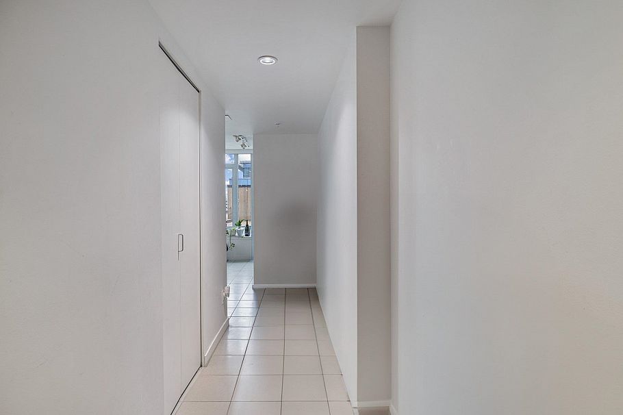 718 610 Granville Street Vancouver, BC - 17