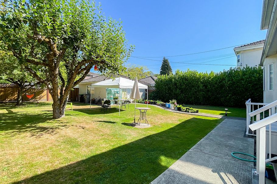 219 W 42nd Avenue Vancouver, BC - 9