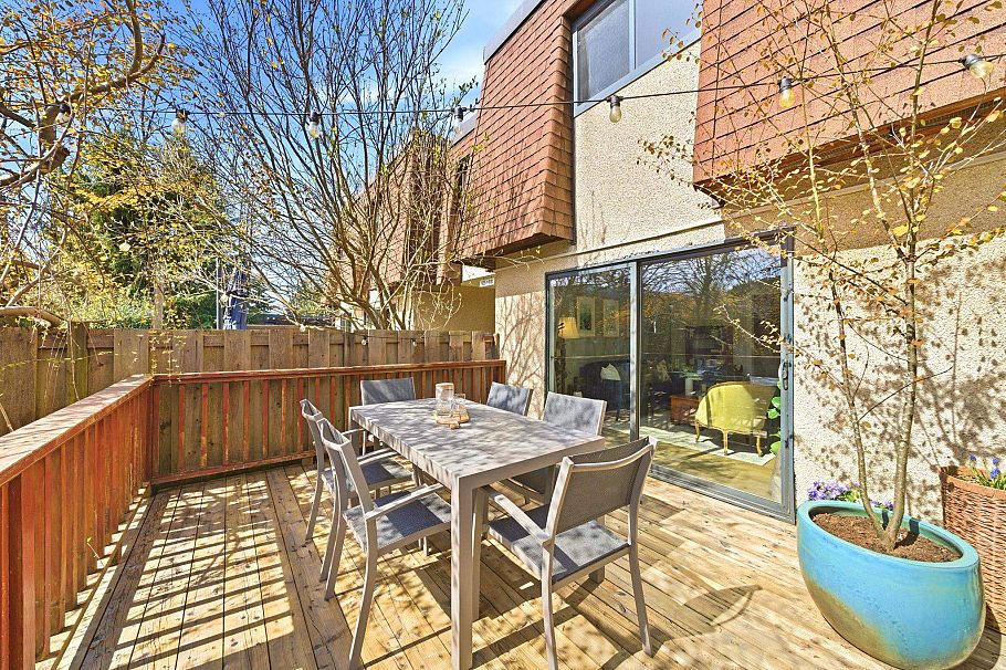 931 Old Lillooet Road North Vancouver, BC - 13