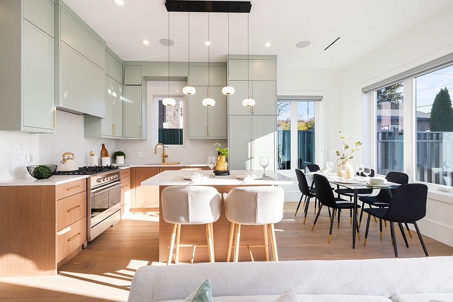 2334 E 5th Avenue Vancouver, BC - 5