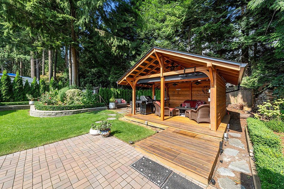 2540 Boswell Avenue North Vancouver, BC - 25