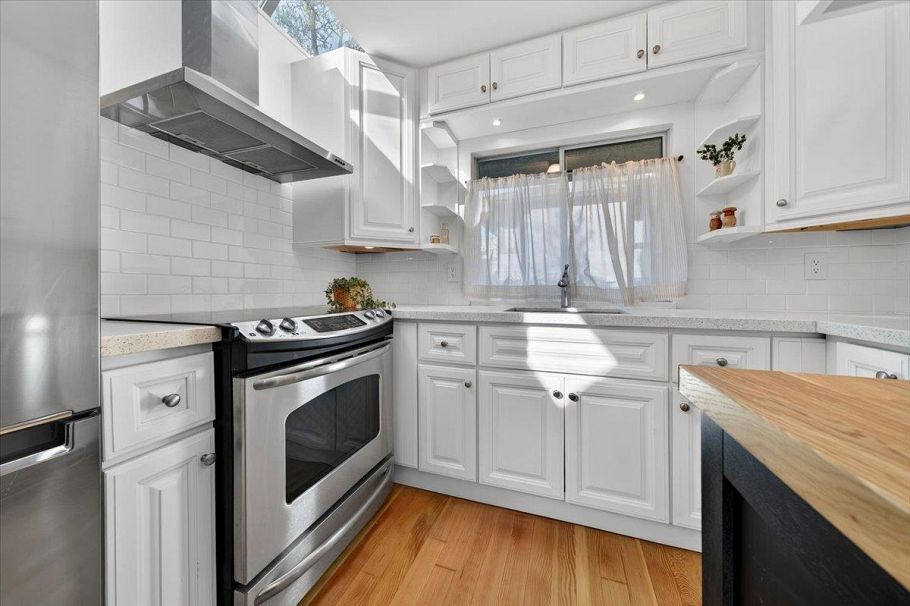 38 W 14th Avenue Vancouver, BC - 19