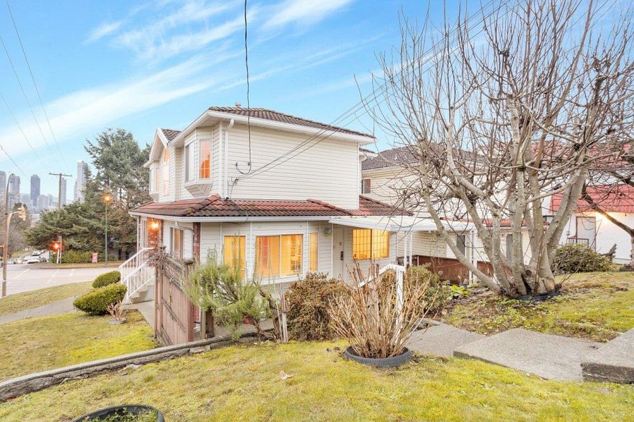 3288 E 5th Avenue Vancouver, BC - 4