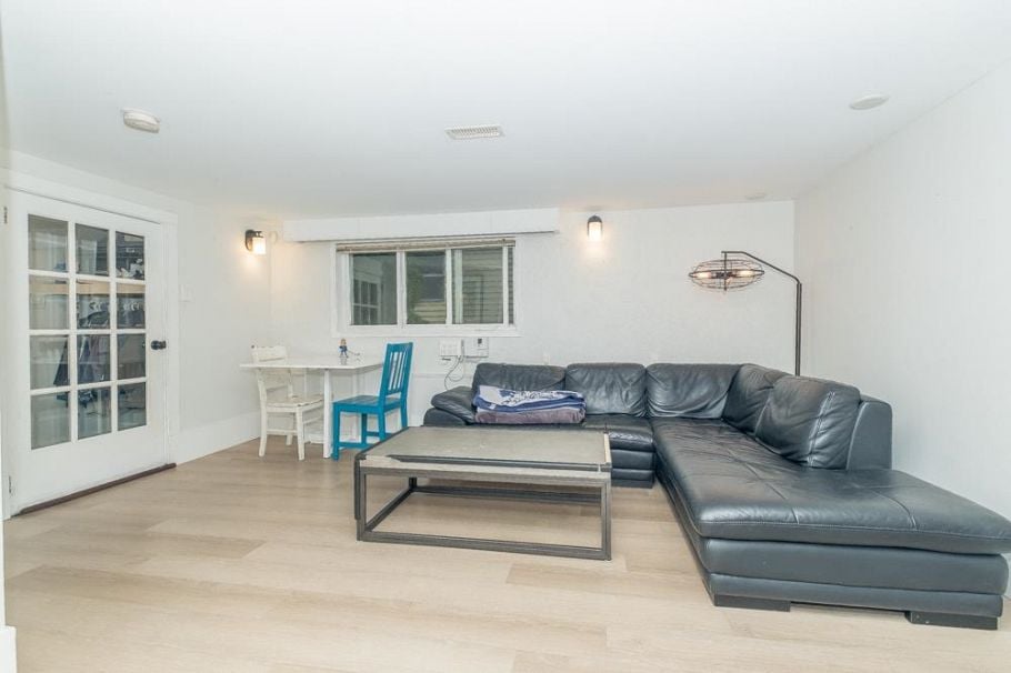 1610 Salsbury Drive Vancouver, BC - 26