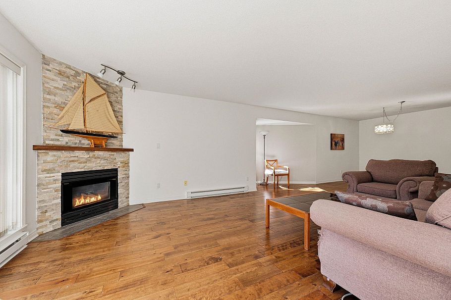 104 1500 Ostler Court North Vancouver, BC - 6