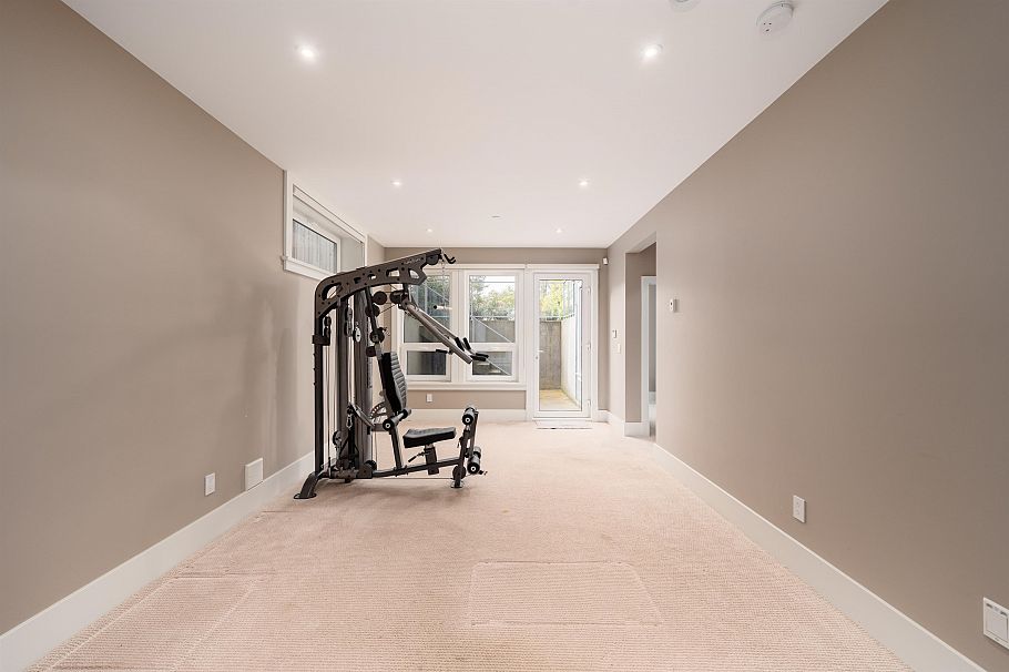 4341 W 3rd Avenue Vancouver, BC - 23