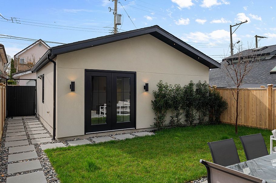 2 240 E 37th Avenue Vancouver, BC - 30