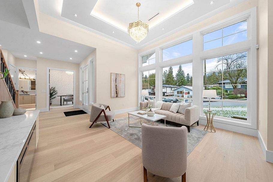 361 E 22nd Street North Vancouver, BC - 3